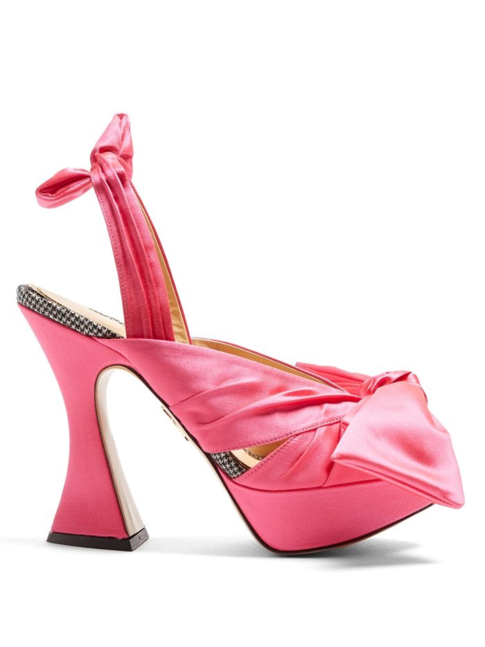 летние розовые босоножки на фигурном каблуке