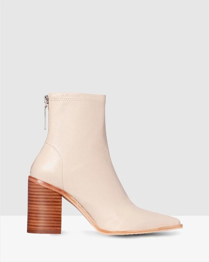 Модная женская обувь весна лето 2023: нежно-розовые ботильоны на высоком каблуке